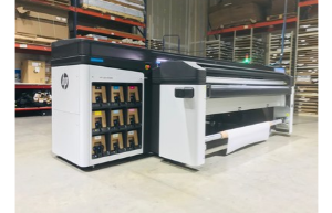 圣丹斯通过惠普Latex R2000 Plus打印机增强显示器标牌等功能