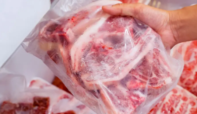为什么你应该停止在热水中解冻肉