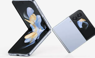 三星推出蓝色的Galaxy Z Flip 4智能手机