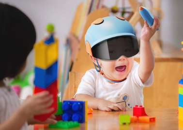 儿童AR头盔可在3D空间中不受任何限制地涂鸦和绘图从而激发创造力