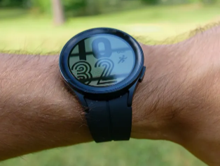 三星最新的Galaxy Watch 5更新希望帮助您充分利用智能手表的电池