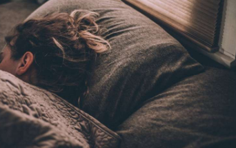 人类不冬眠但我们仍然需要更多的冬季睡眠