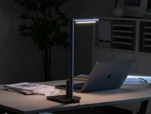 模块化设计的 Boring Lamp 4 合 1 独特智能设备亮相