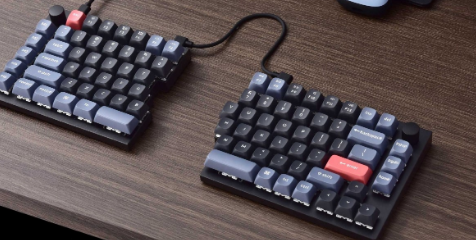 KEYCHRON最新的分离式键盘像两块拼图一样分开并重新连接起来