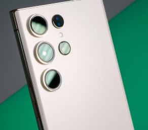 三星的2023年4月更新在全球范围内覆盖了GalaxyZFold3和Flip3手机