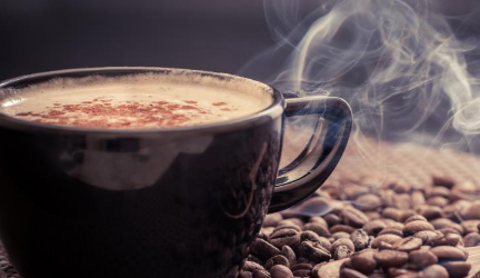 每天至少喝2杯咖啡有助于维持健康血压