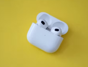 新报告显示配备USBC充电端口的AppleAirPods将与iPhone15一起上市