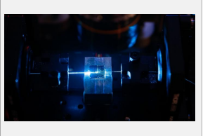 研究人员制造出具有创纪录的低紫外线损失的基于芯片的光学谐振器