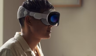 苹果VisionPro耳机可能会附带定制的预装处方镜片