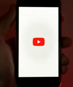YouTube测试使用人工智能总结评论的能力