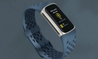 Fitbit Charge 5健身追踪器有50%折扣