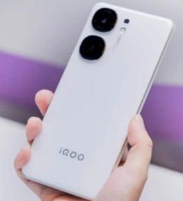 即将推出的智能手机Poco F6和Oppo Reno 12等